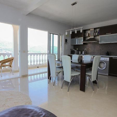 Mountain Bay Views Apartments Нивице Екстериор снимка