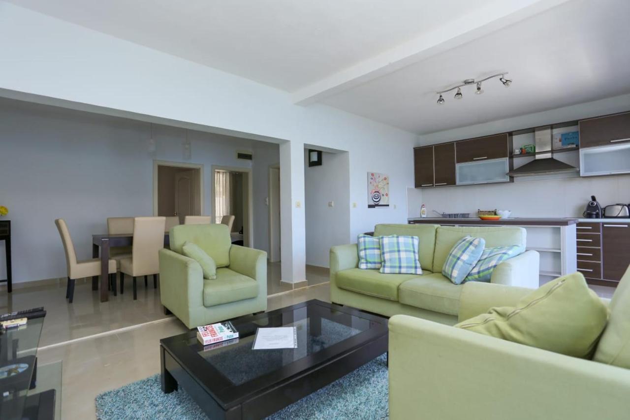 Mountain Bay Views Apartments Нивице Екстериор снимка