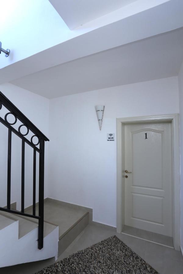 Mountain Bay Views Apartments Нивице Екстериор снимка