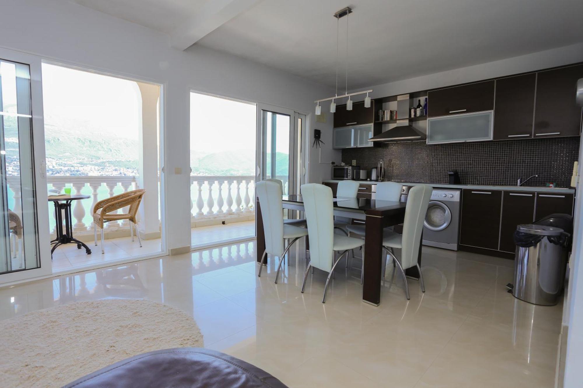 Mountain Bay Views Apartments Нивице Екстериор снимка