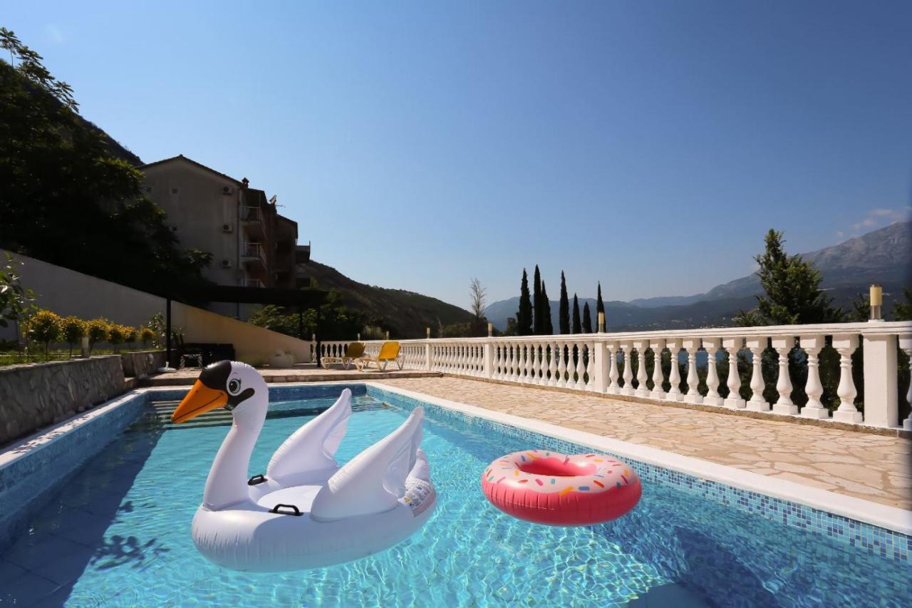 Mountain Bay Views Apartments Нивице Екстериор снимка