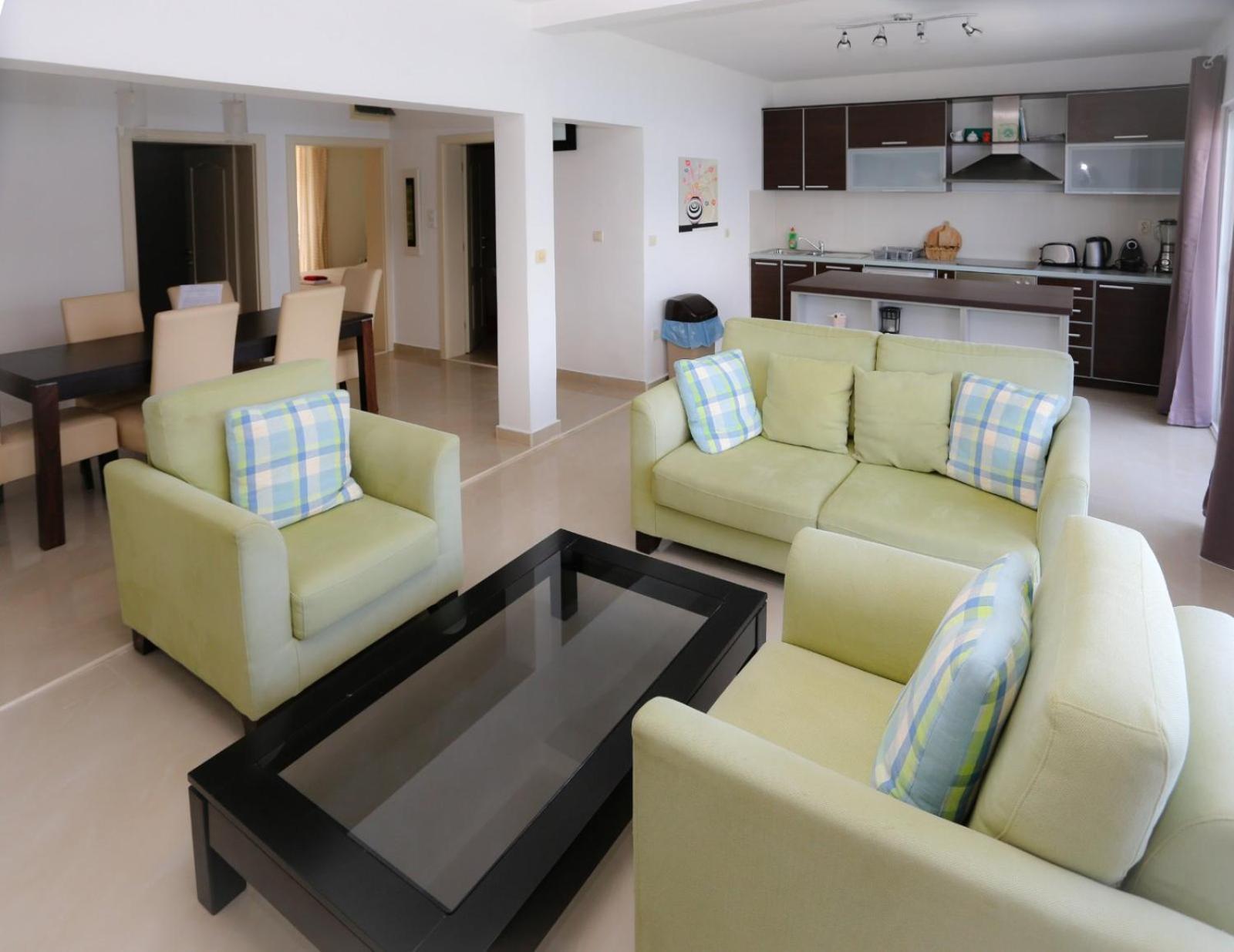 Mountain Bay Views Apartments Нивице Екстериор снимка