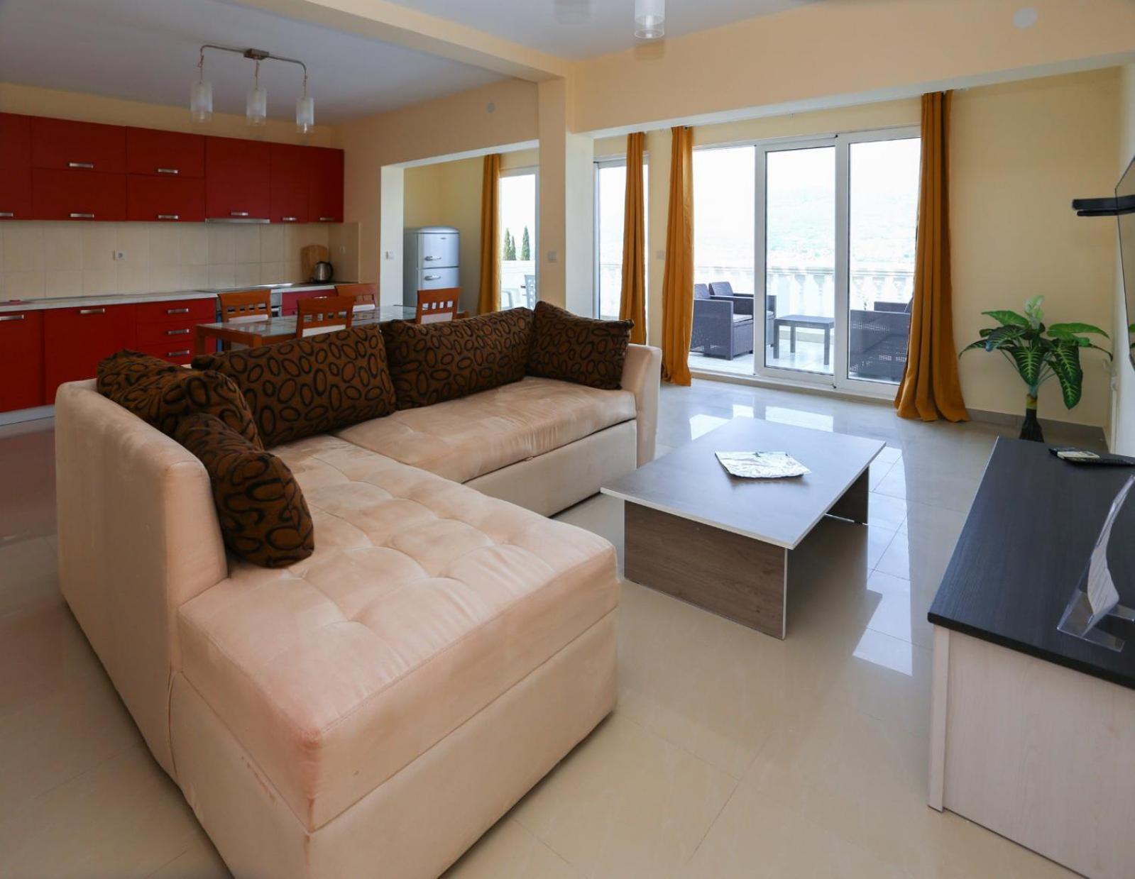 Mountain Bay Views Apartments Нивице Екстериор снимка