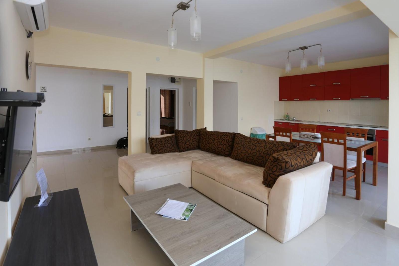 Mountain Bay Views Apartments Нивице Екстериор снимка