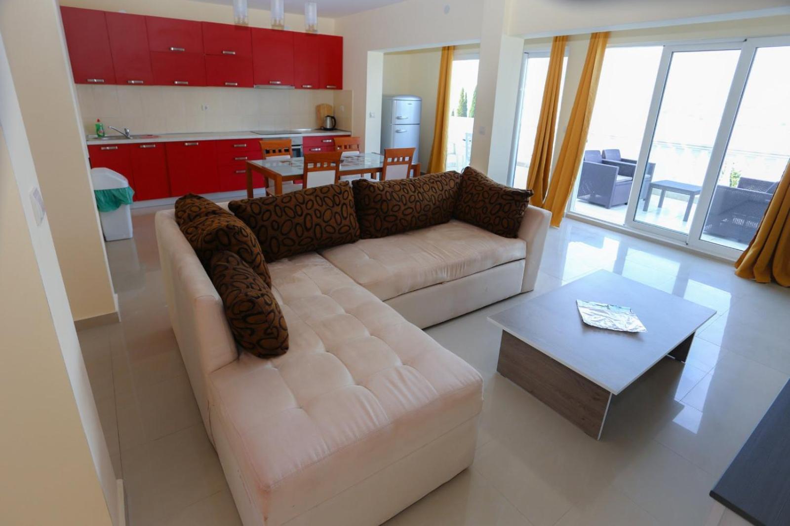 Mountain Bay Views Apartments Нивице Екстериор снимка