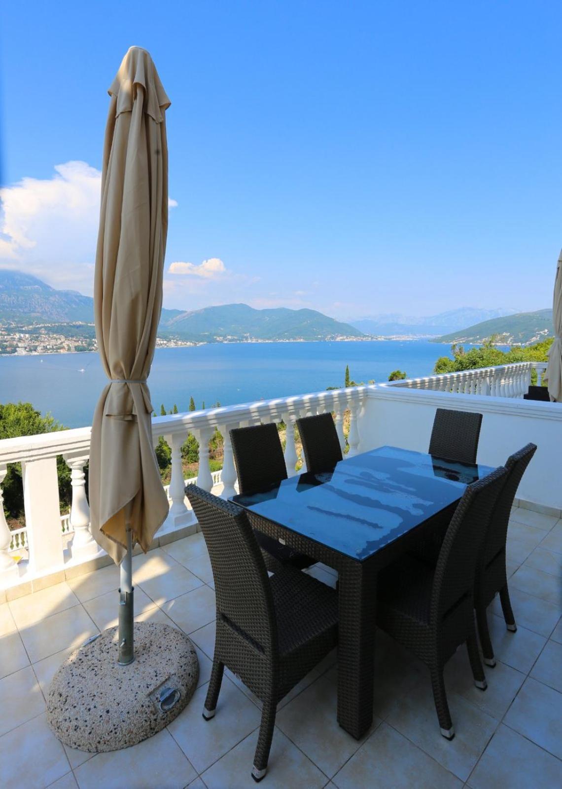 Mountain Bay Views Apartments Нивице Екстериор снимка
