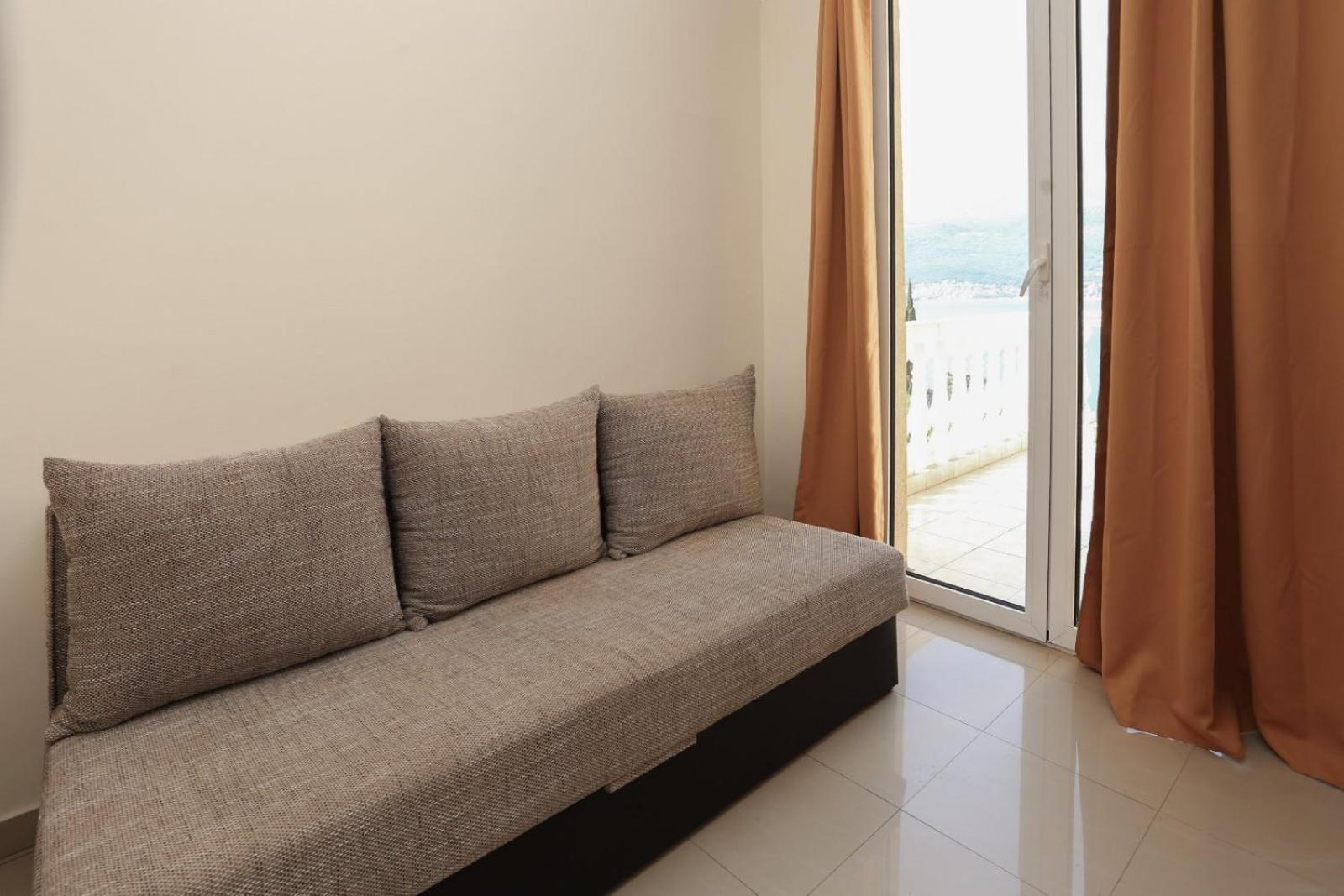 Mountain Bay Views Apartments Нивице Екстериор снимка