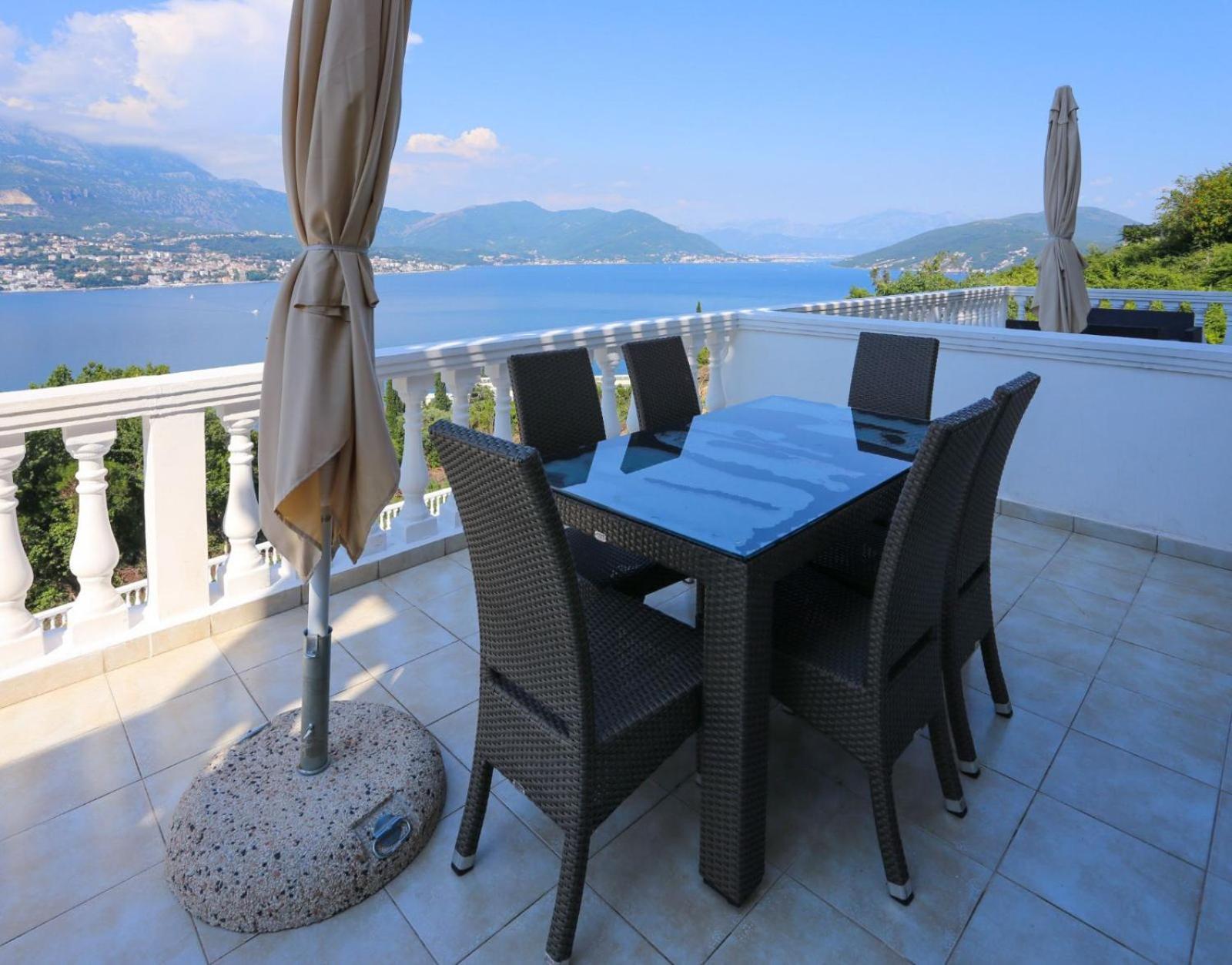 Mountain Bay Views Apartments Нивице Екстериор снимка
