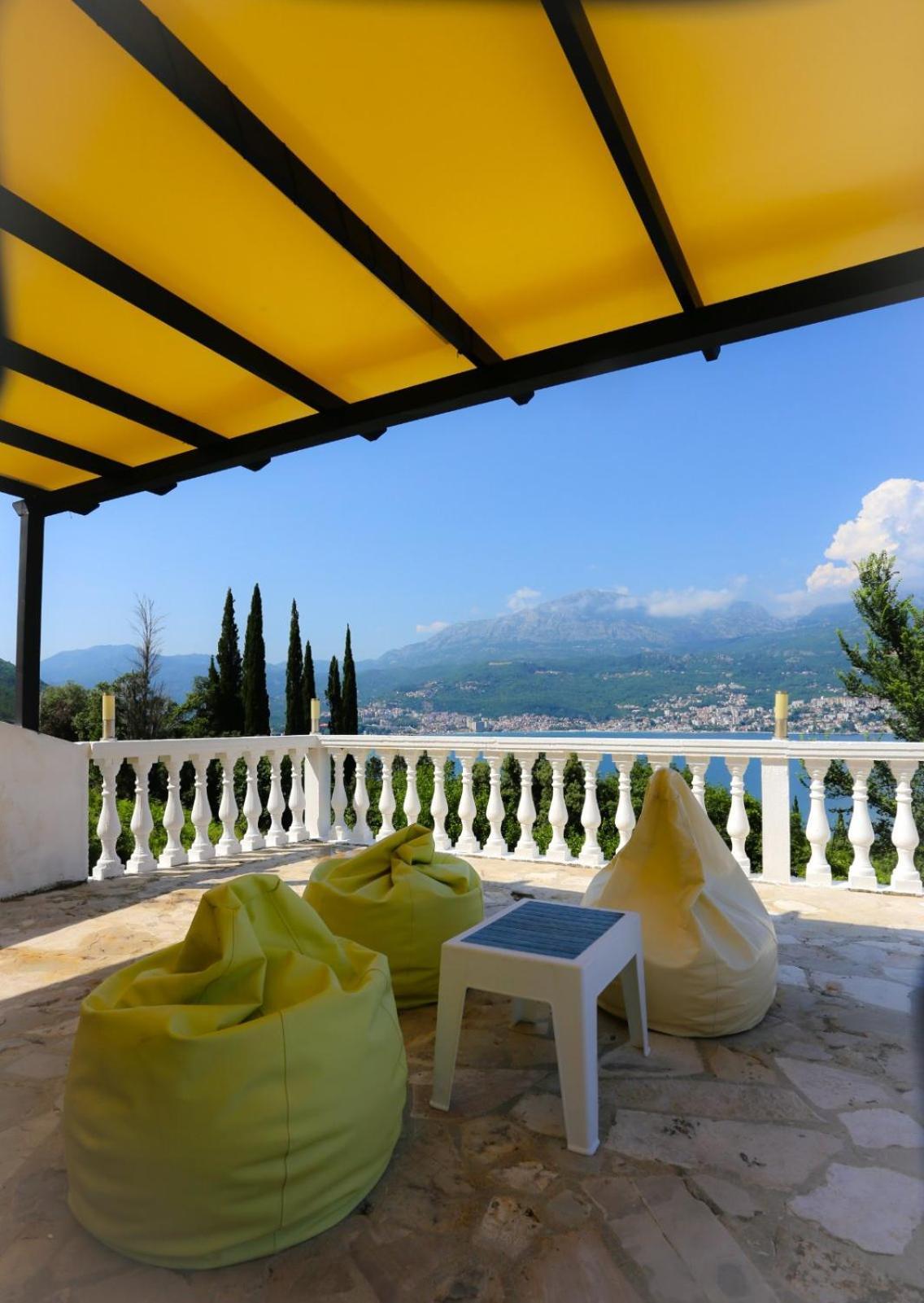 Mountain Bay Views Apartments Нивице Екстериор снимка